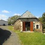 Hébergement de vacances Maison Spacieuse à Avec Cheminée 250 M² *