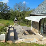 Maison Spacieuse à Avec Cheminée 250 M² Castelnau-de-Mandailles