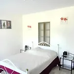 Maison Spacieuse à Avec Cheminée 250 M² Hébergement de vacances Castelnau-de-Mandailles