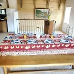 Maison Spacieuse à Avec Cheminée 250 M² Hébergement de vacances *