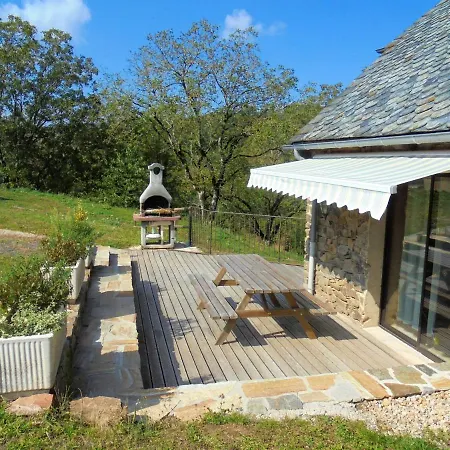 Maison Spacieuse A Avec Cheminee 250 M² Castelnau-de-Mandailles