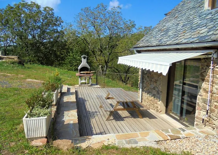 Maison Spacieuse A Avec Cheminee 250 M² Castelnau-de-Mandailles