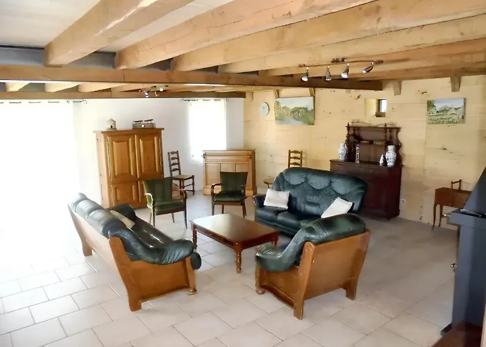 Maison Spacieuse A Avec Cheminee 250 M² * Castelnau-de-Mandailles