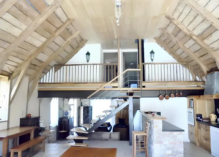 Maison Spacieuse A Avec Cheminee 250 M² Vakantiehuis *