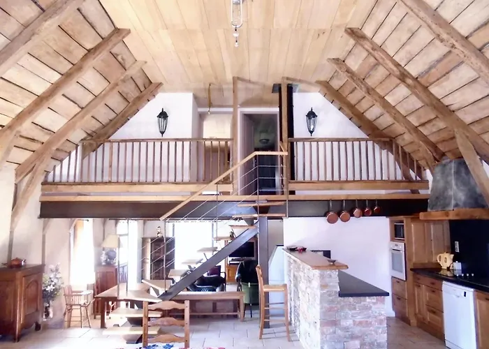 Maison Spacieuse A Avec Cheminee 250 M² * Castelnau-de-Mandailles