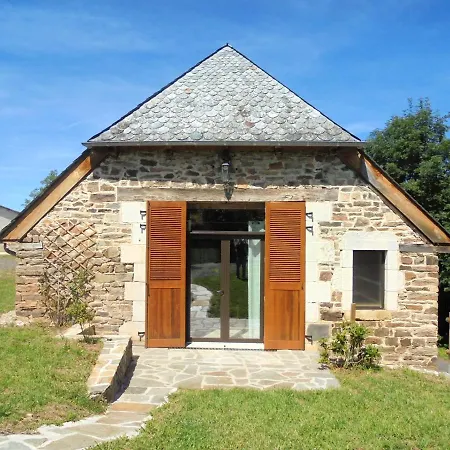 Maison Spacieuse A Avec Cheminee 250 M² * Castelnau-de-Mandailles