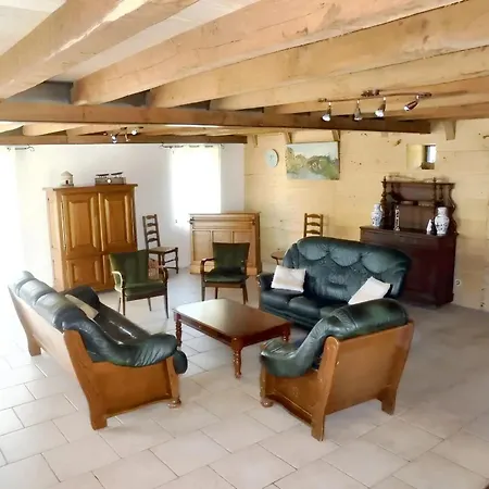 Maison Spacieuse A Avec Cheminee 250 M² * Castelnau-de-Mandailles