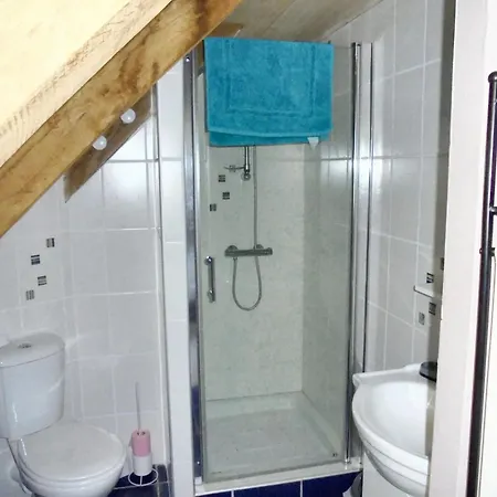 Maison Spacieuse A Avec Cheminee 250 M² Castelnau-de-Mandailles