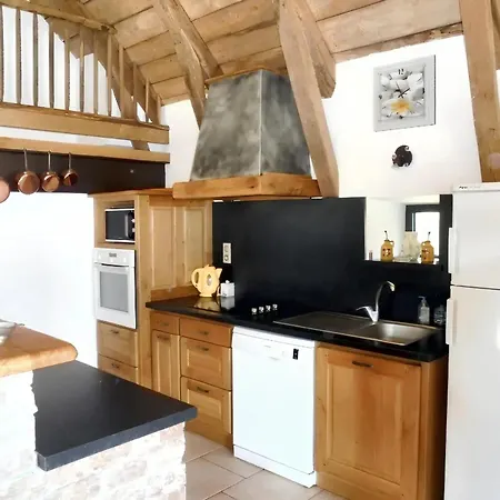בית נופש Maison Spacieuse A Avec Cheminee 250 M² Castelnau-de-Mandailles