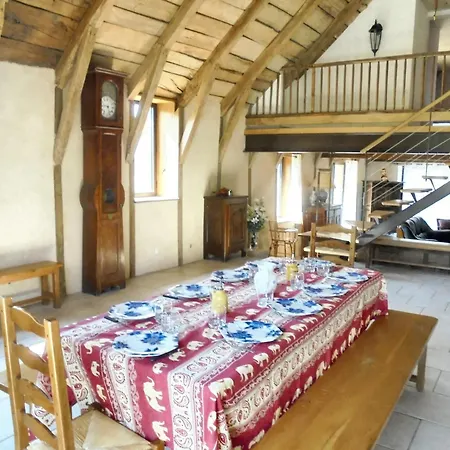 Maison Spacieuse A Avec Cheminee 250 M² Vakantiehuis