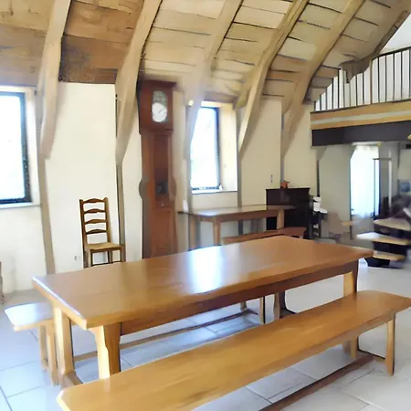 Maison Spacieuse A Avec Cheminee 250 M² *