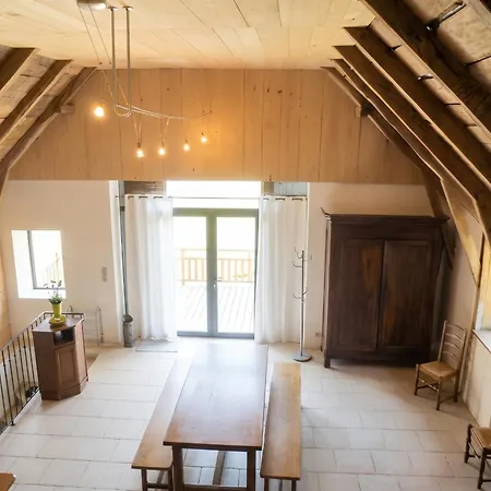 Maison Spacieuse à Avec Cheminée 250 M² *