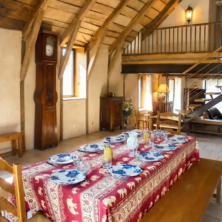 Casa vacanze Maison Spacieuse à Avec Cheminée 250 M² *