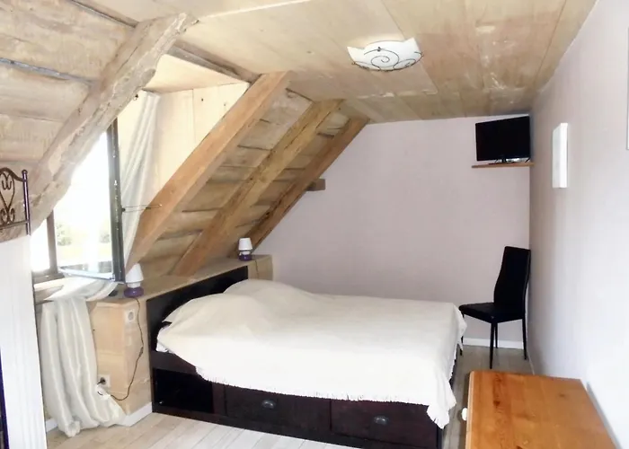 Maison Spacieuse A Avec Cheminee 250 M² Ferienhaus *