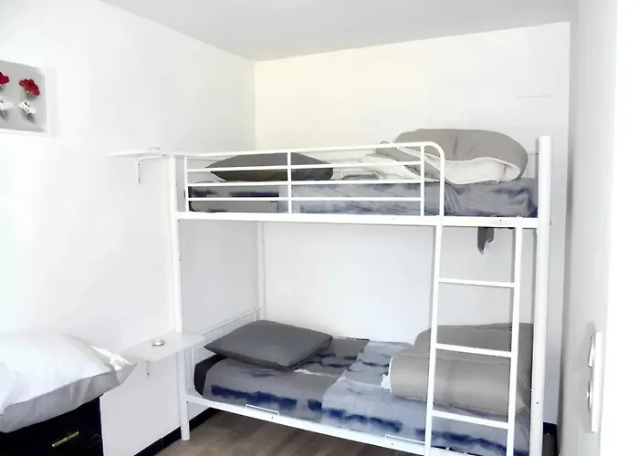 Maison Spacieuse A Avec Cheminee 250 M²