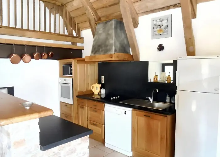 Ferienhaus Maison Spacieuse A Avec Cheminee 250 M² Castelnau-de-Mandailles