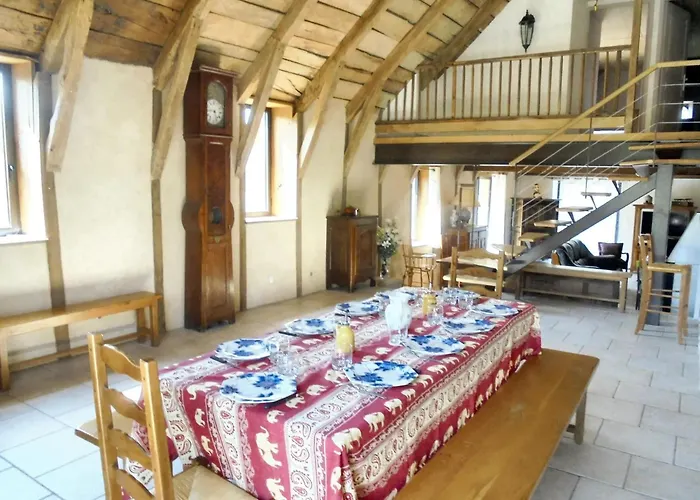 Maison Spacieuse A Avec Cheminee 250 M² Ferienhaus